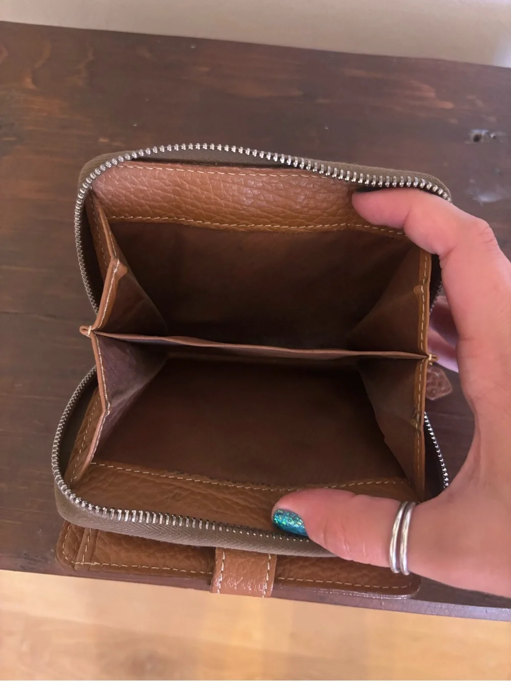 Vintage Dooney & Bourke Tan Pebbled Leather Zip Wallet with Metal Logo